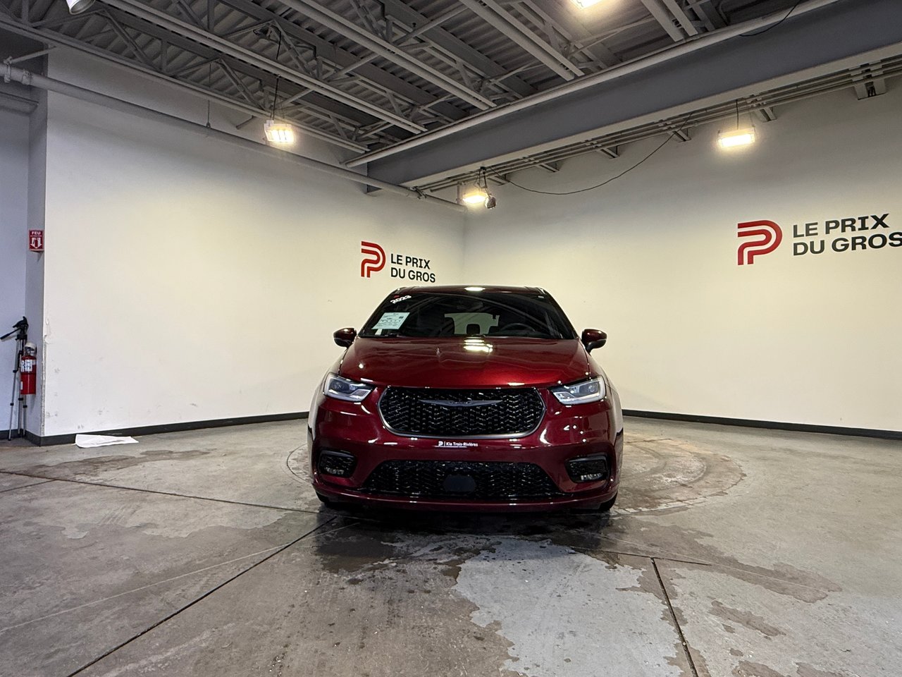 2023 Chrysler Pacifica Hybrid TOURING-7