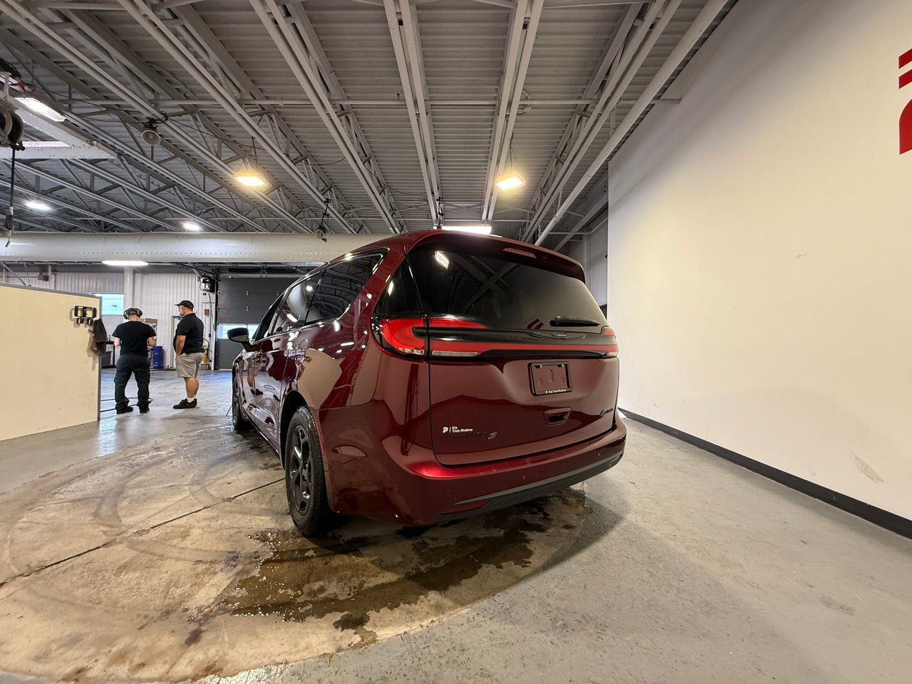 2023 Chrysler Pacifica Hybrid TOURING-4