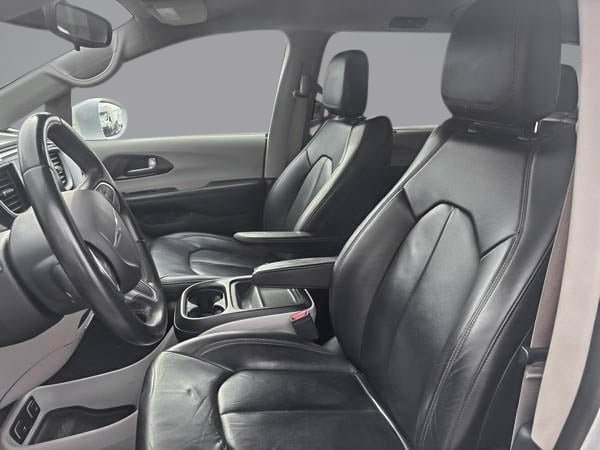 Chrysler Pacifica touring l 2017-10