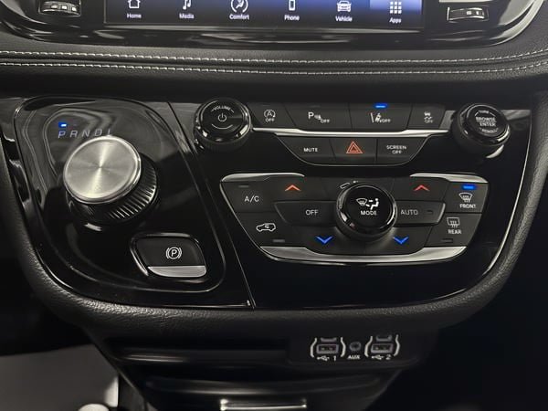 2023 Chrysler Pacifica TOURING-21