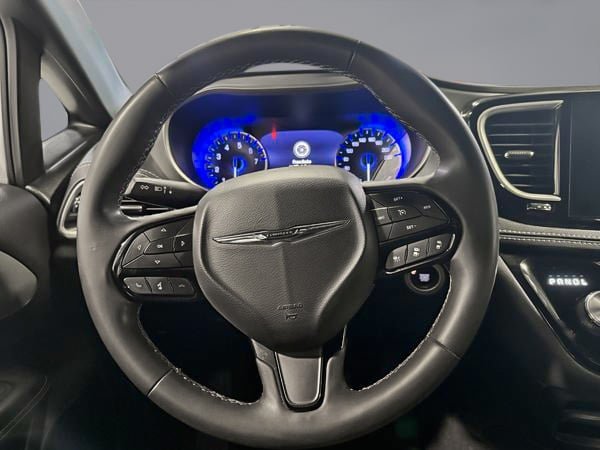 2023 Chrysler Pacifica TOURING-13