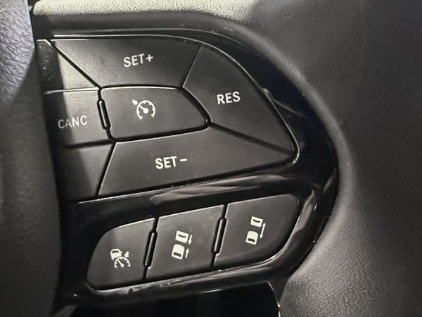 2023 Chrysler Pacifica TOURING-15