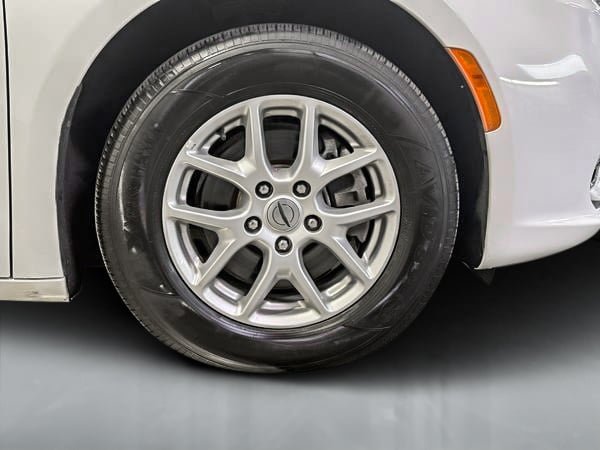 2023 Chrysler Pacifica TOURING-9