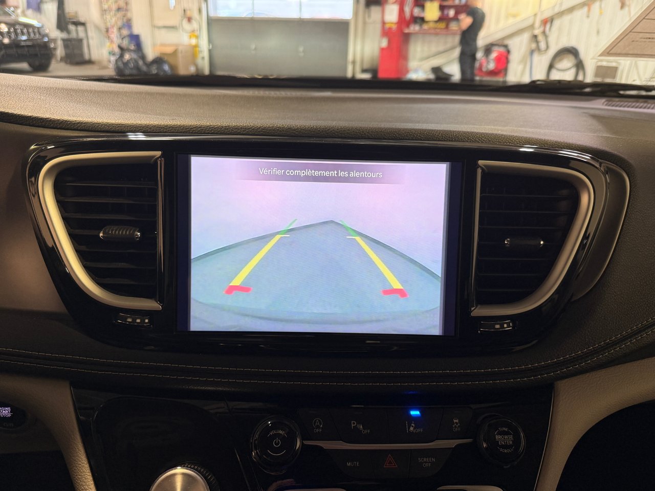 2023 Chrysler Pacifica TOURING-20