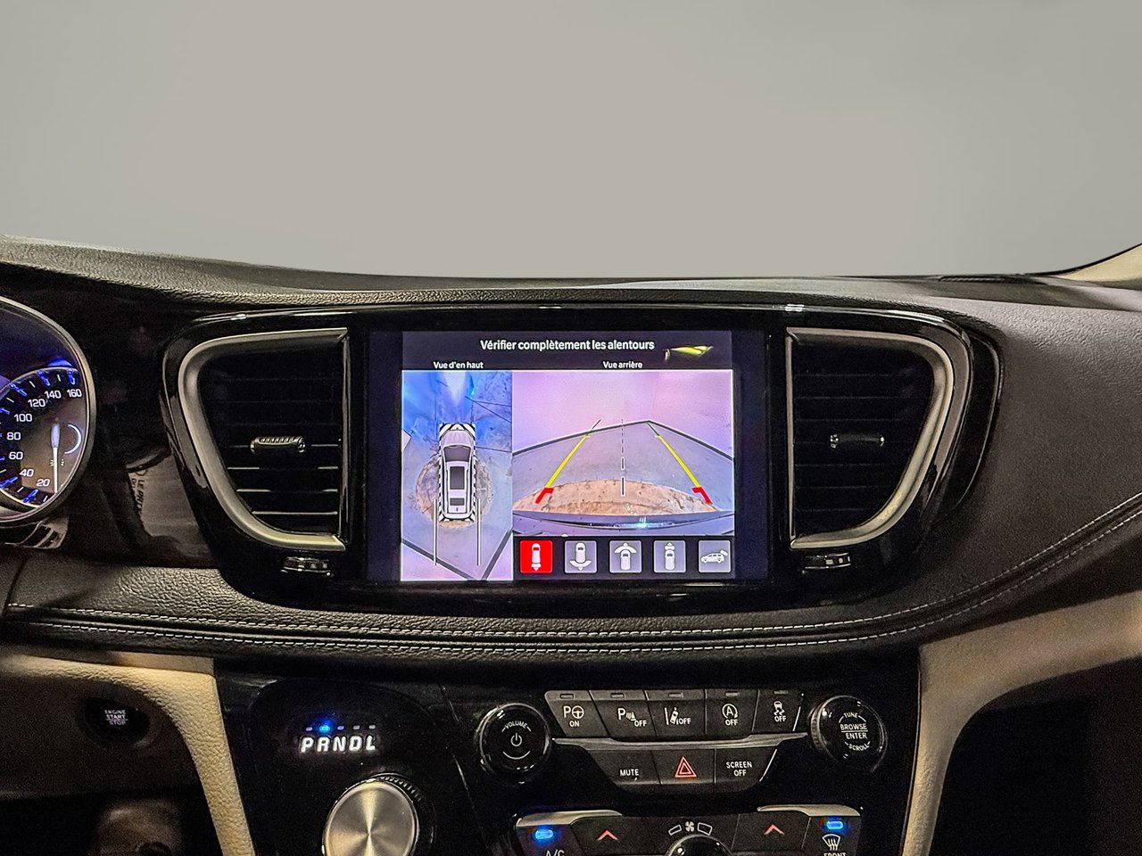 Chrysler Pacifica LIMITED AWD 2024-21