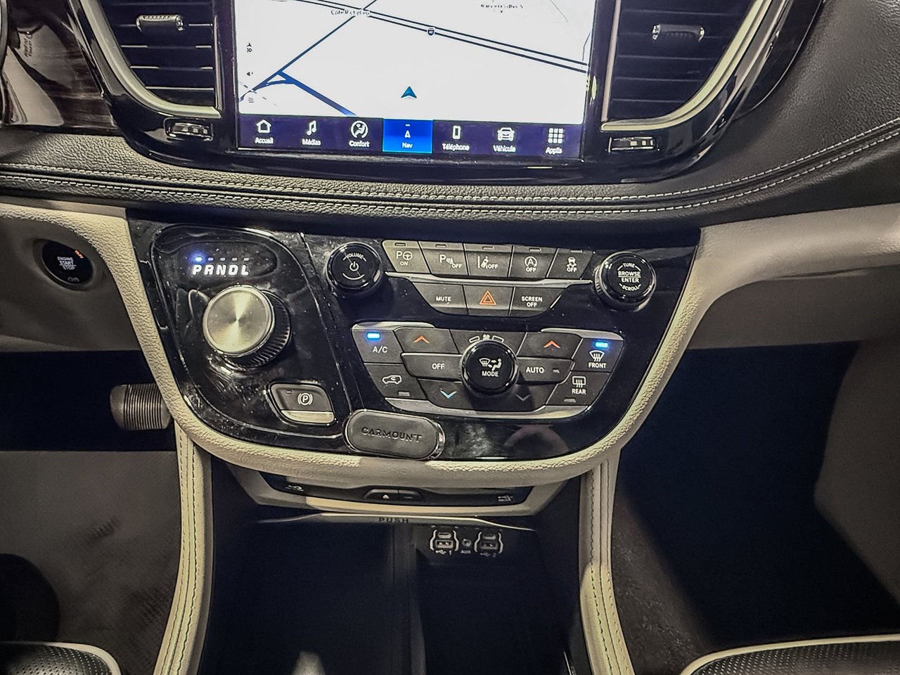 Chrysler Pacifica LIMITED AWD 2024-22