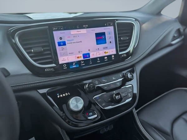 2025 Chrysler Pacifica LIMITED S-13