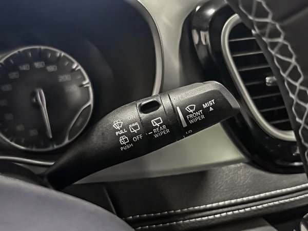 Chrysler Pacifica Limited 2025-18