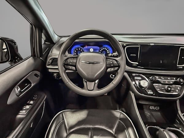 Chrysler Pacifica Limited 2025-14