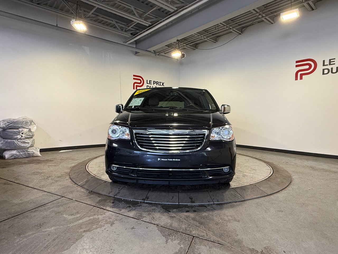 2015 Chrysler Town & Country Limited-7