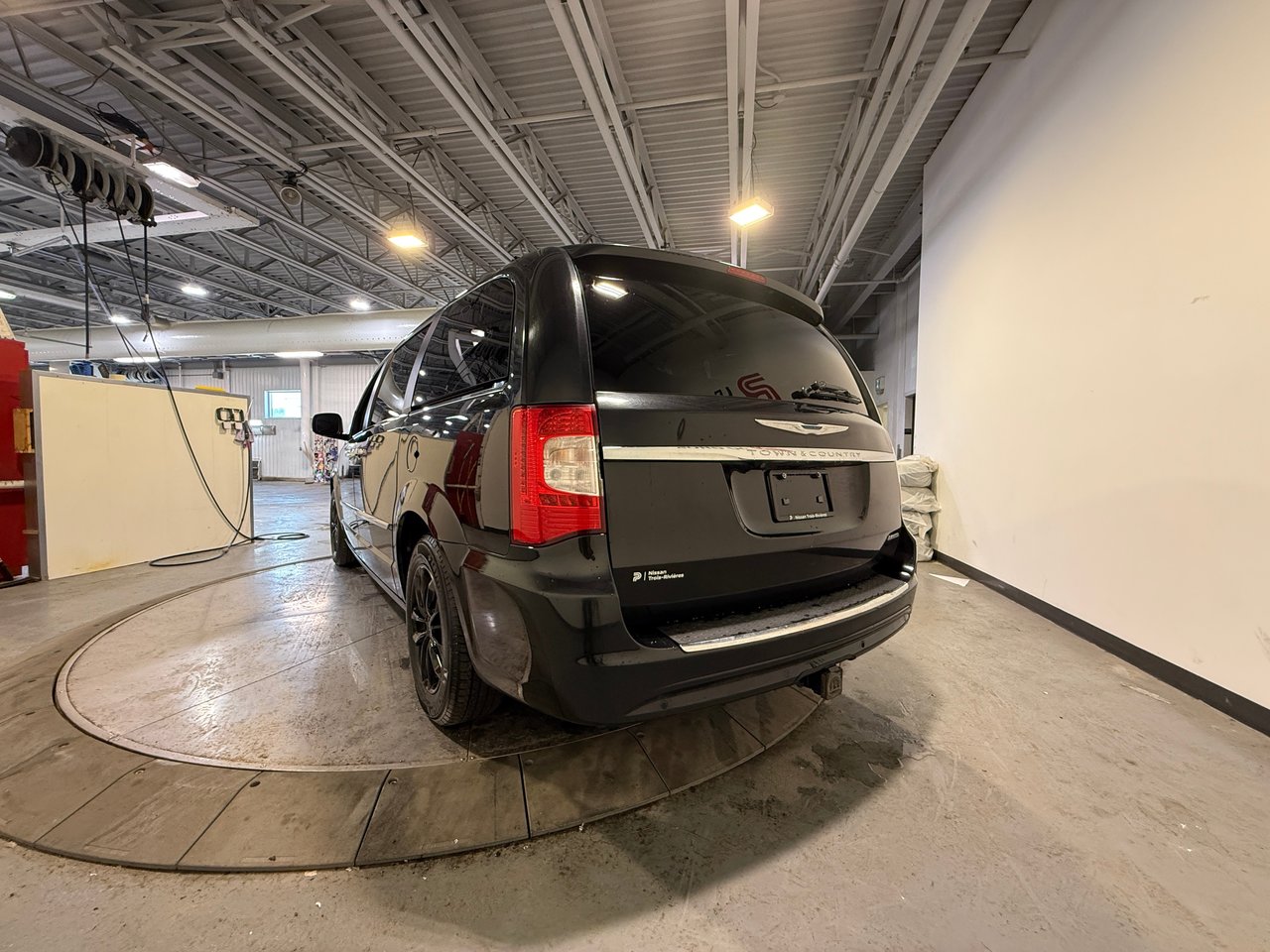 2015 Chrysler Town & Country Limited-4