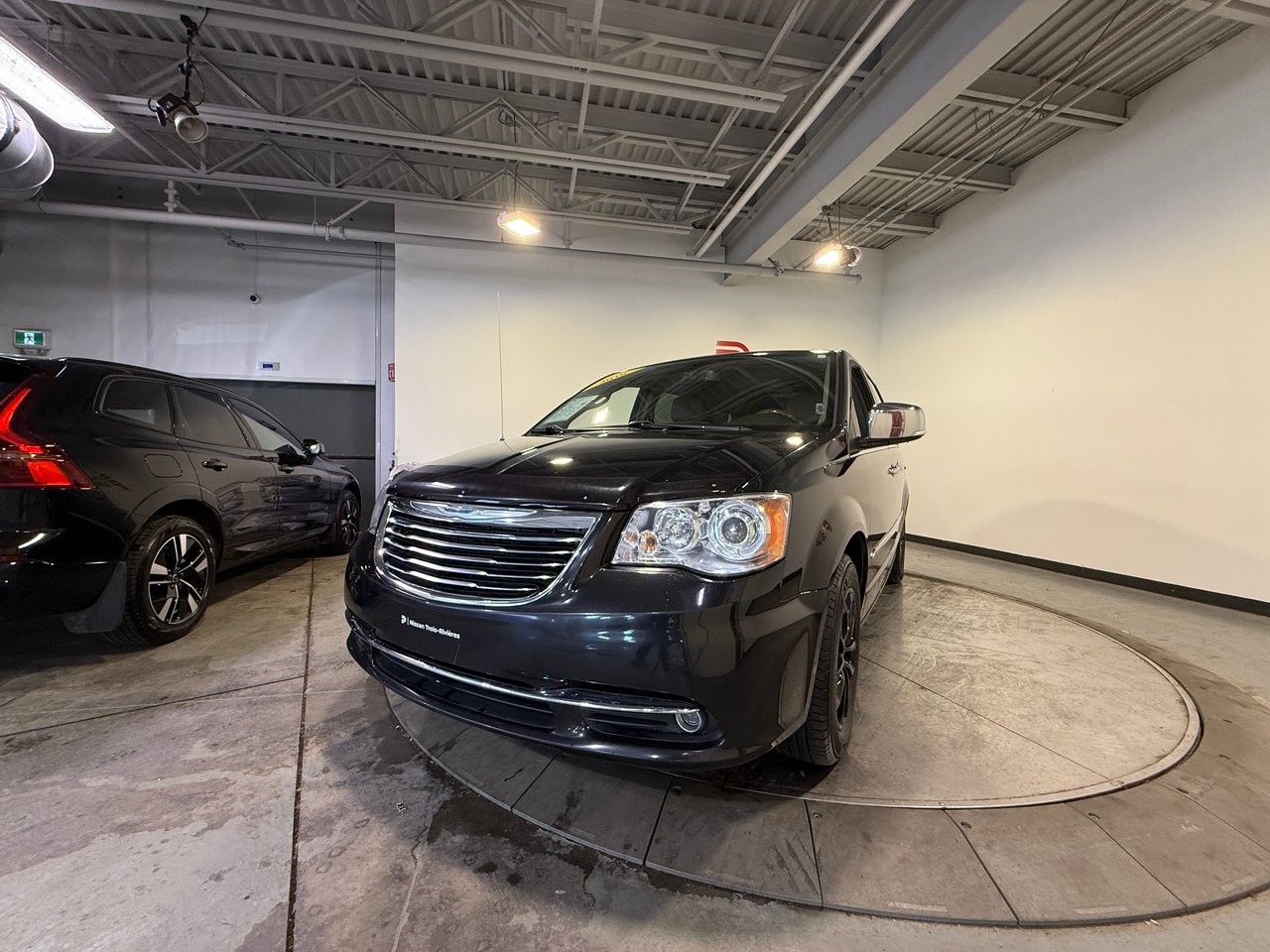 2015 Chrysler Town & Country Limited-6