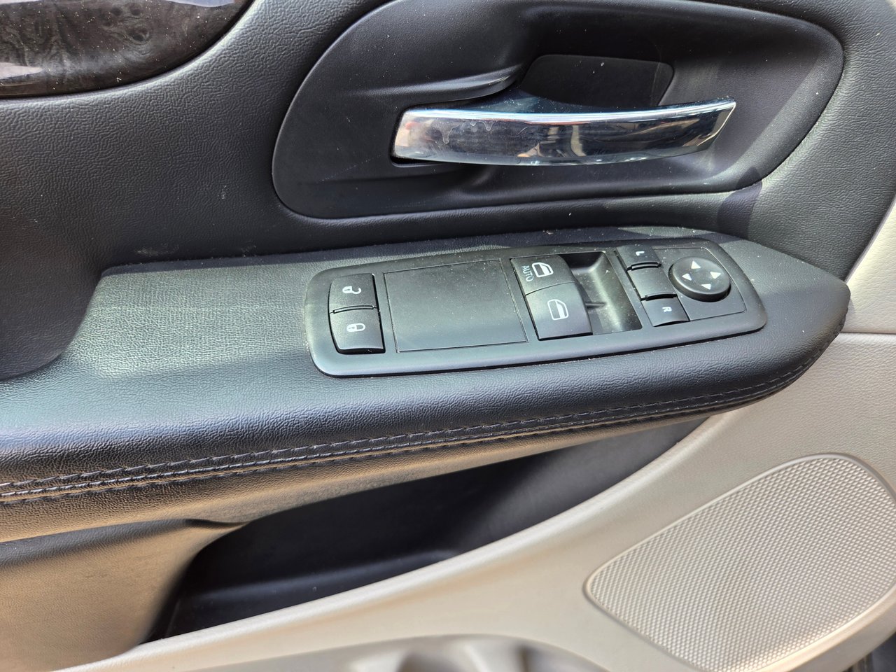 2015 Dodge Grand Caravan SE-9