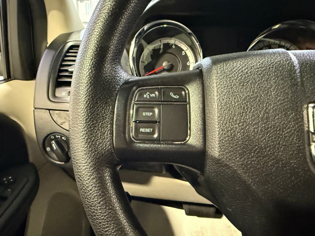Dodge Grand Caravan SXT 2019-14