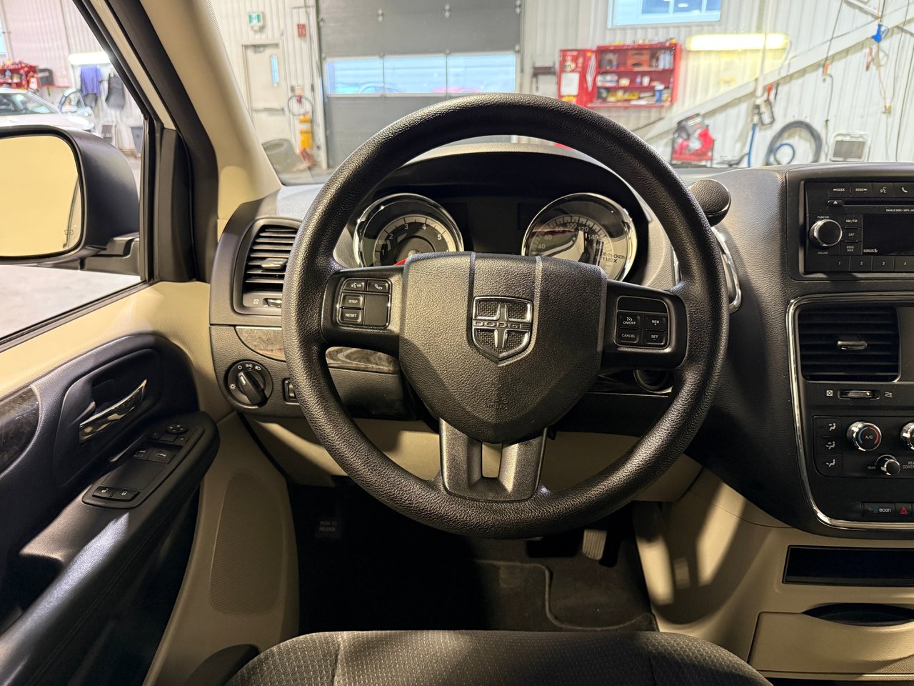Dodge Grand Caravan SXT 2019-13