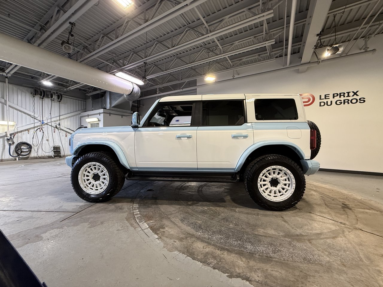 2025 Ford Bronco HERITAGE 4X4 +MAGS-5