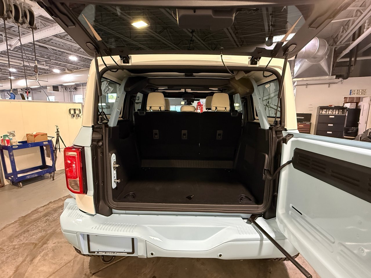 2025 Ford Bronco HERITAGE 4X4 +MAGS-25