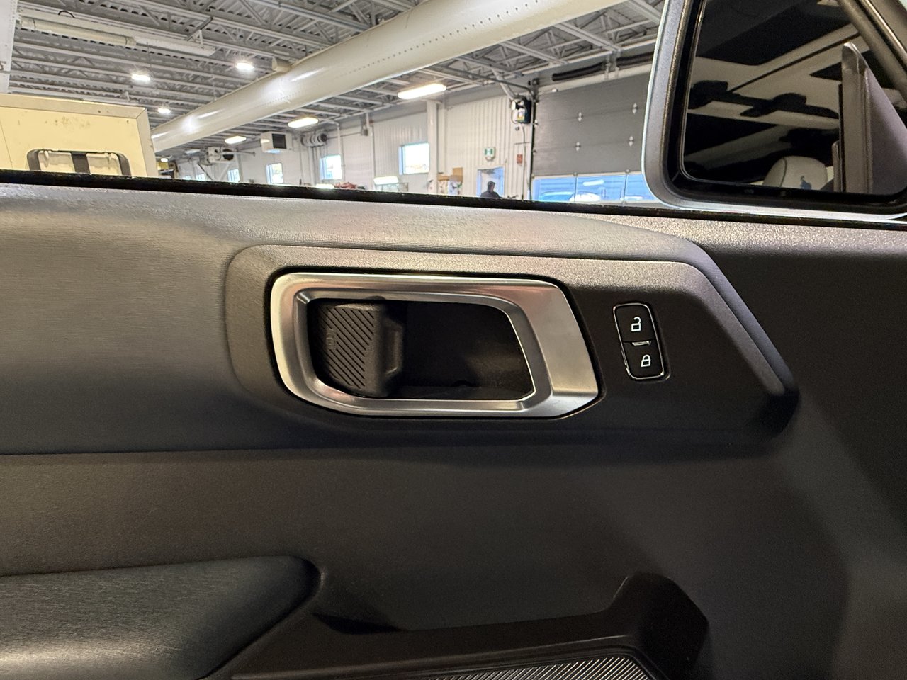 2025 Ford Bronco HERITAGE 4X4 +MAGS-11