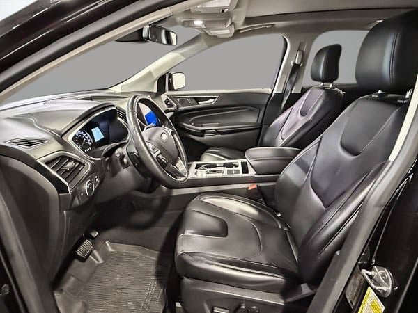 2021 Ford Edge Titanium-13