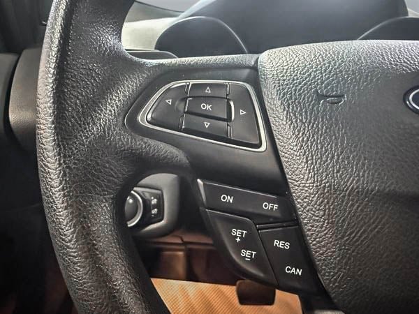 Ford Escape S 2017-14