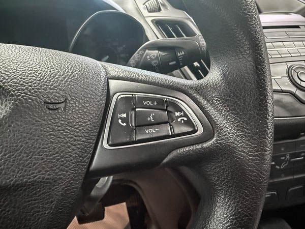 Ford Escape S 2017-15