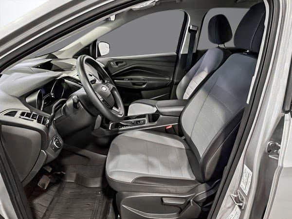 Ford Escape S 2017-12