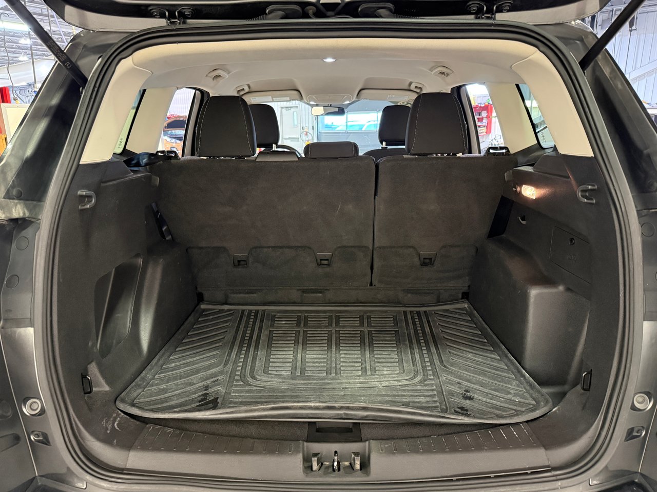 2019 Ford Escape SE-24