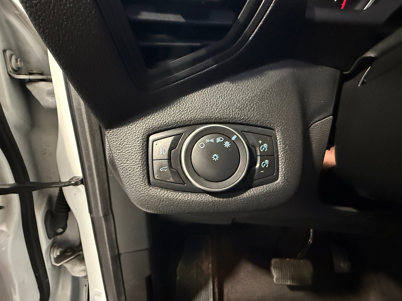 2019 Ford Escape SEL-13