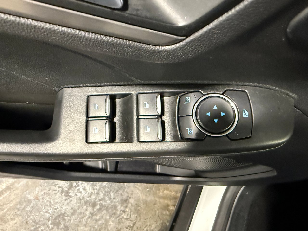 2022 Ford Escape TITANIUM PLUG IN-11