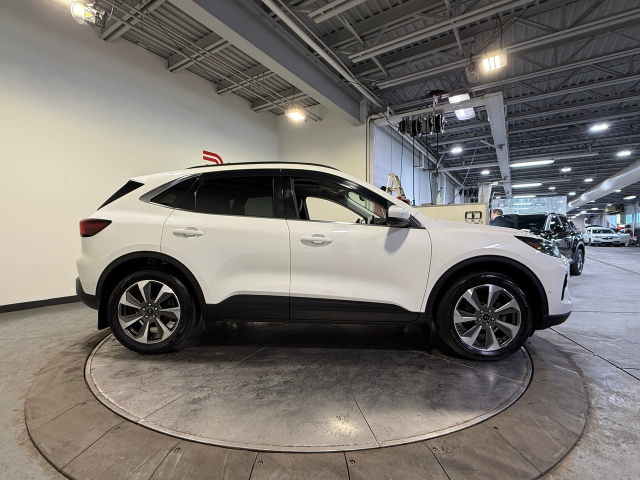 2023 Ford Escape PLATINUM HYBRID AWD-1