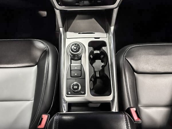 Ford Explorer XLT 2022-22