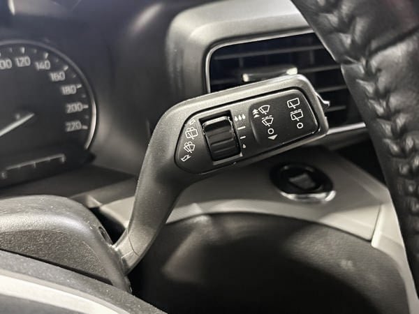 Ford Explorer XLT 2022-17