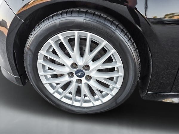 2016 Ford Focus SE-8