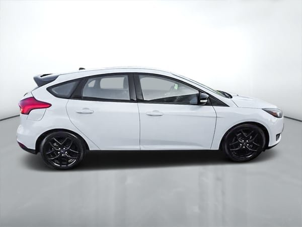 2016 Ford Focus SE-3