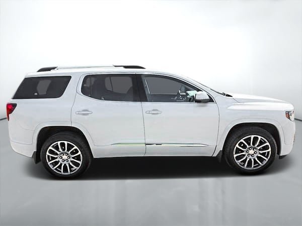 2023 GMC Acadia DENALI-3