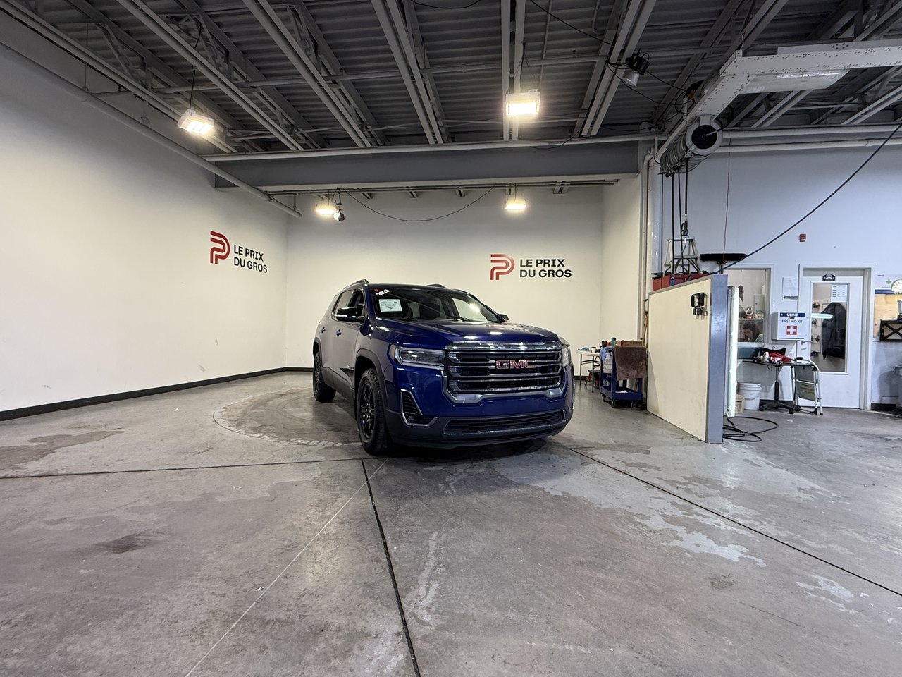 2023 GMC Acadia AT4-0