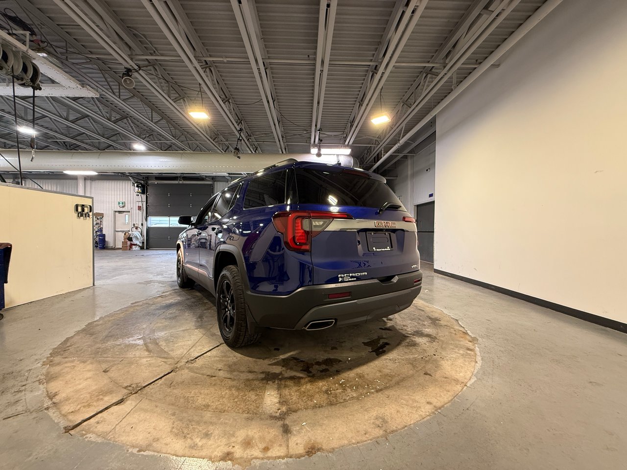2023 GMC Acadia AT4-4