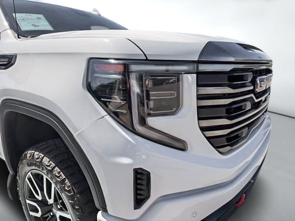 2024 GMC Sierra 1500 AT4-8