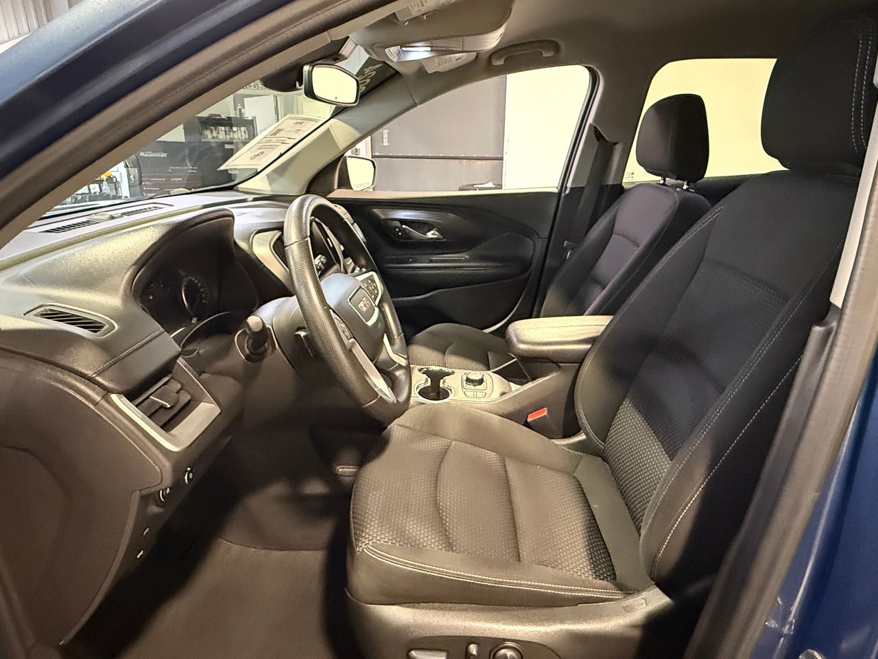 2024 GMC Terrain SLE-12