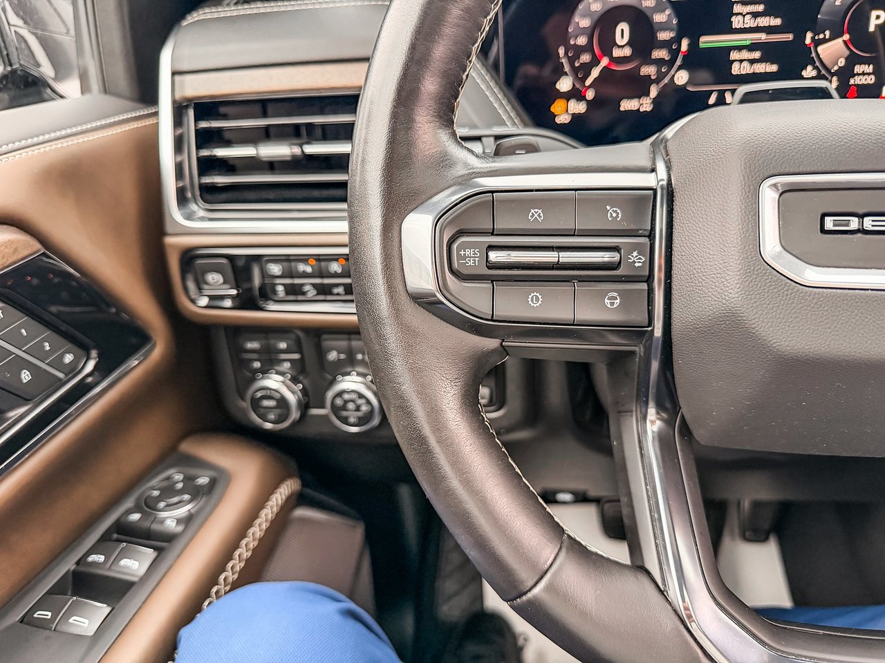 GMC Yukon XL DENALI ULTIMATE 2025-19