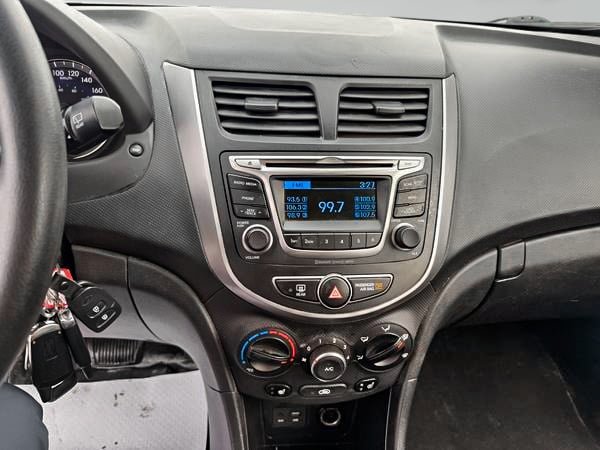 2017 Hyundai Accent SE-18