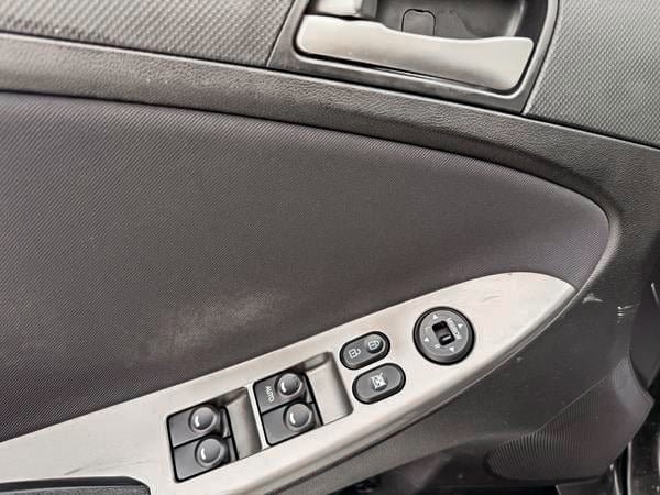 2017 Hyundai Accent SE-10