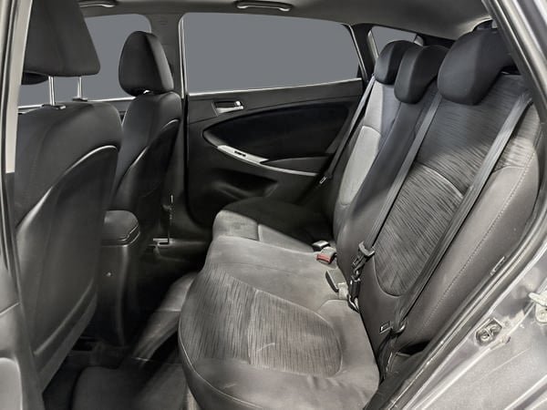 Hyundai Accent SE 2017-23