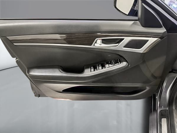 Hyundai Berline Genesis 3.8 2015-10