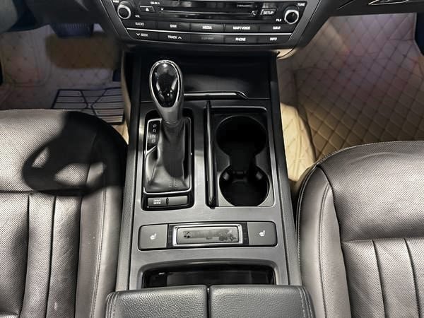 Hyundai Berline Genesis 3.8 2015-22