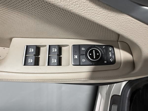 Hyundai Berline Genesis G80 2015-12