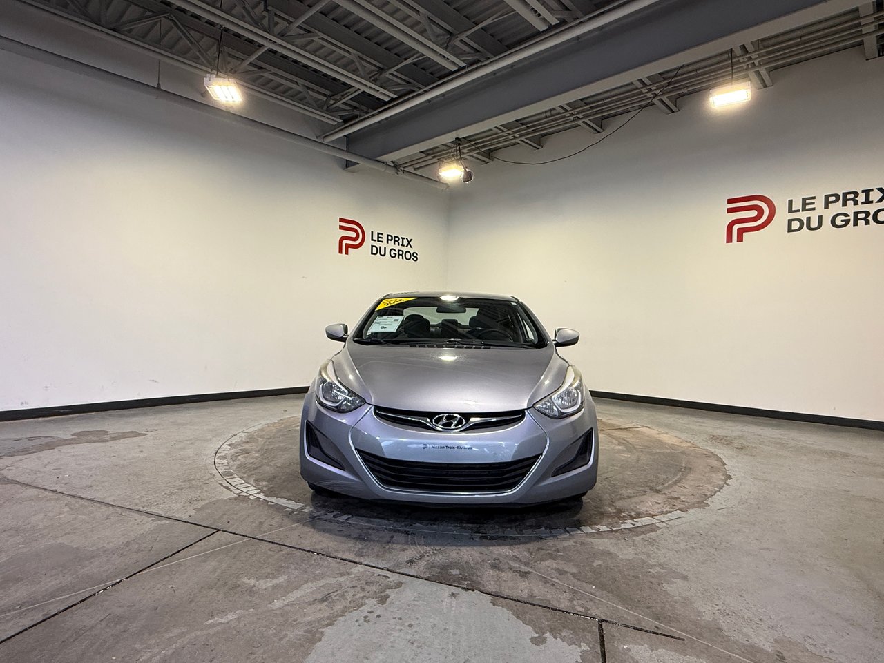 Hyundai Elantra LE 2016-7