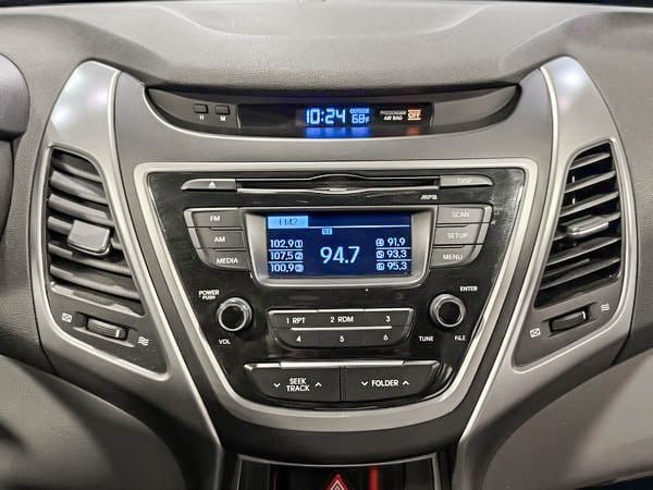 2016 Hyundai Elantra LE-19