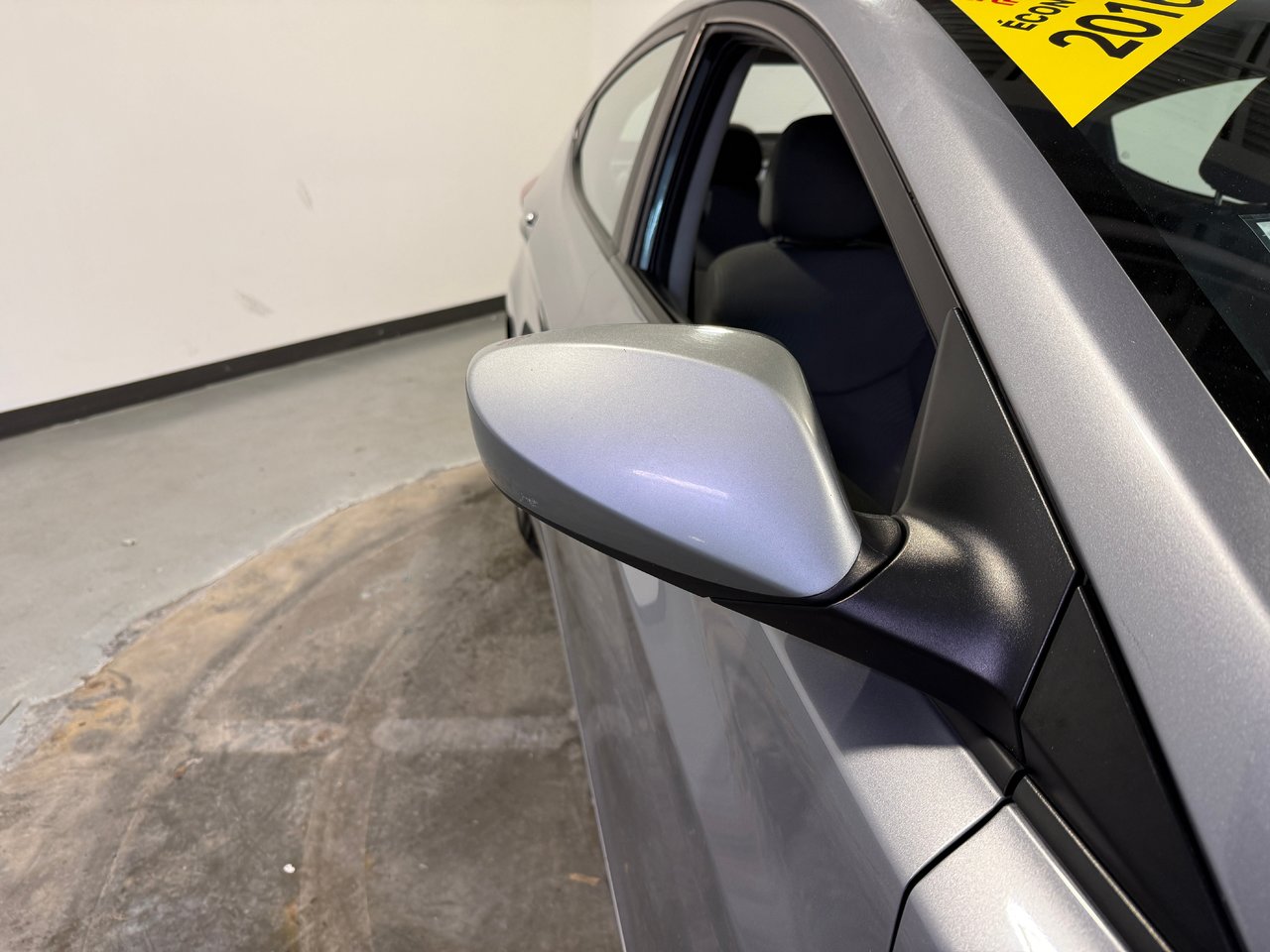 Hyundai Elantra LE 2016-8