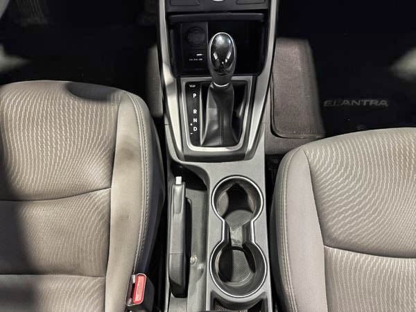 2016 Hyundai Elantra LE-21